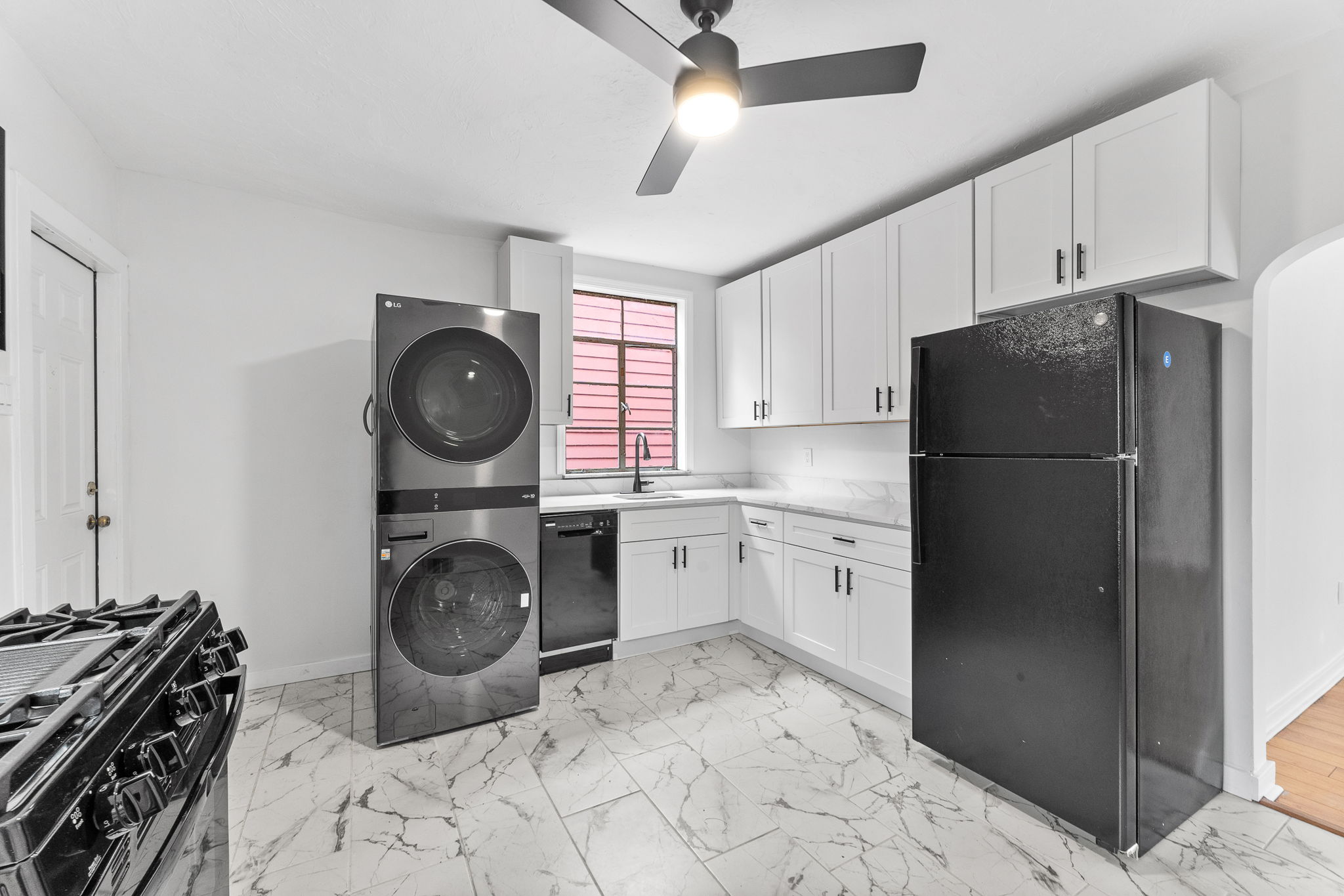 140 1/2 Carver St.